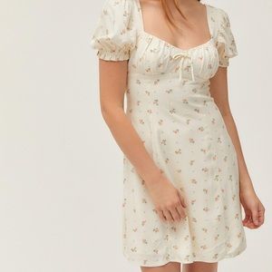 UO Cassia Ditsy Floral Puff Sleeve Milkmaid Dress